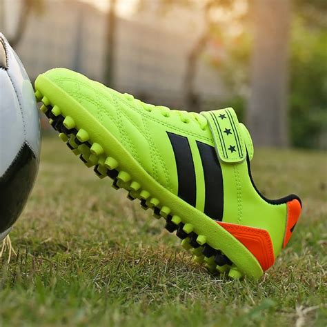 artificial turf soccer cleats